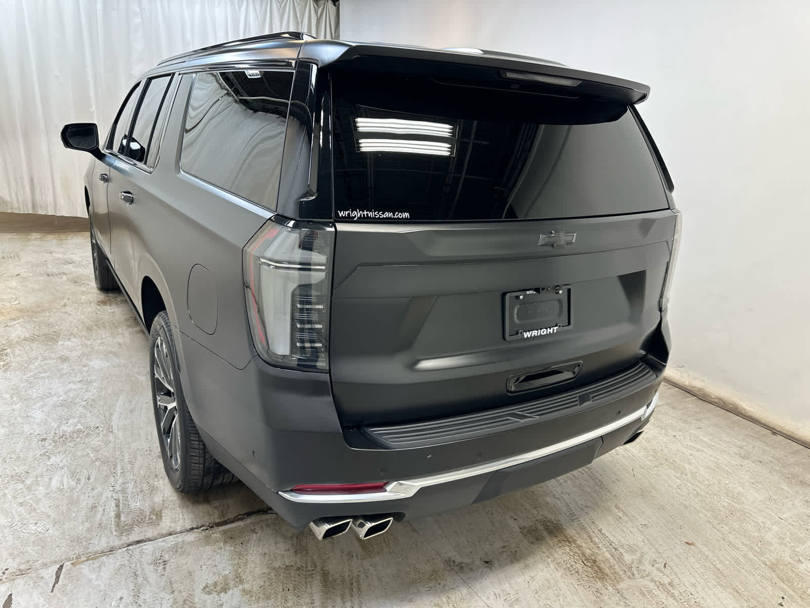 Used 2025 Chevrolet Suburban High Country image 2