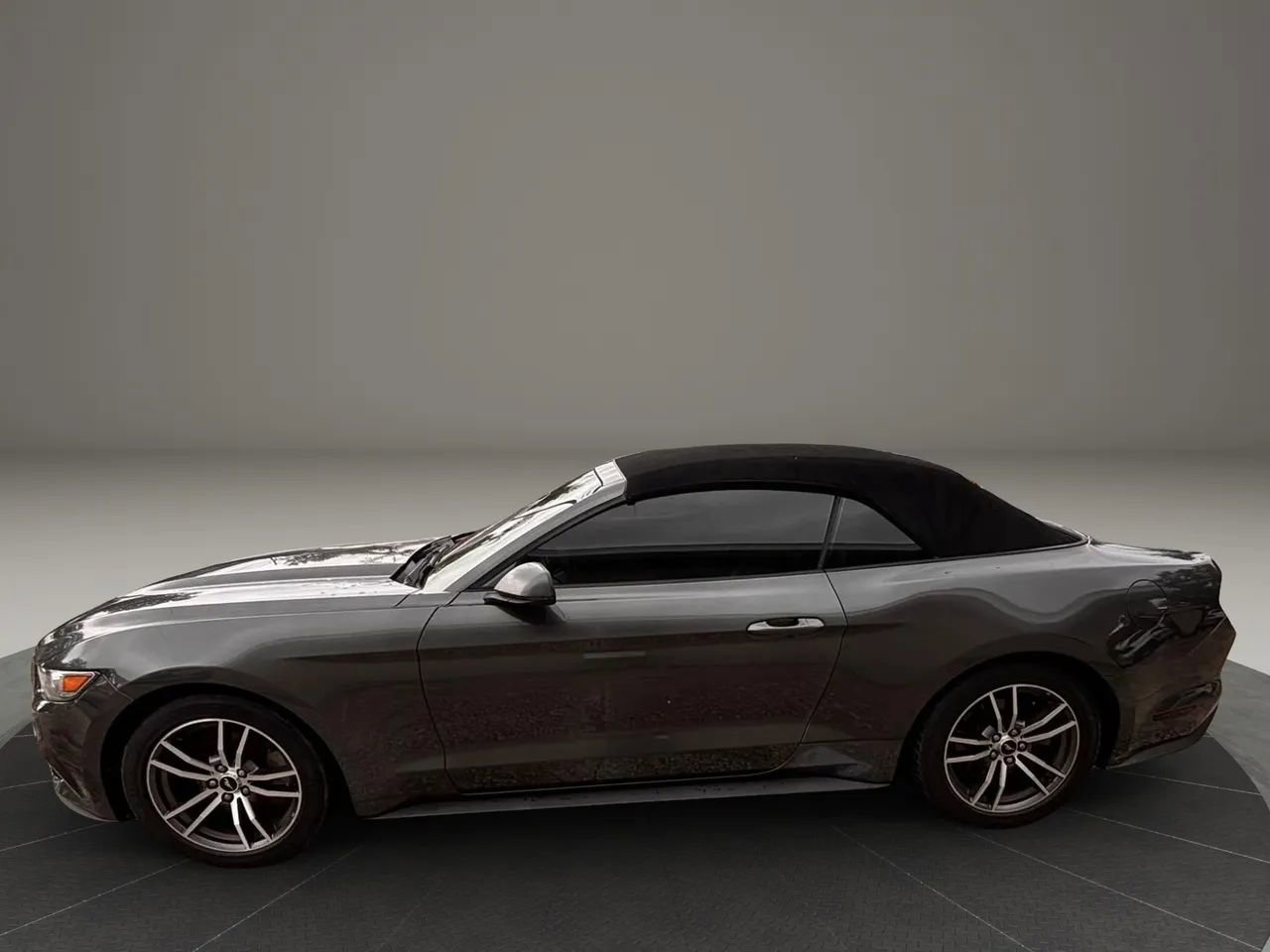 Used 2017 Ford Mustang Premium RWD image 2