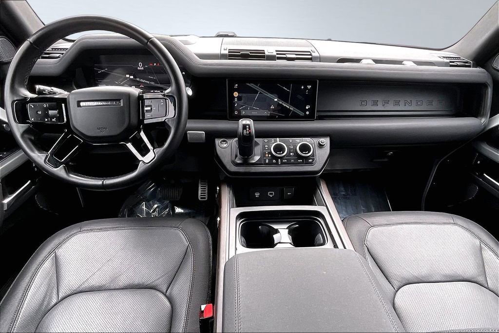 Used 2023 Land Rover Defender 110 X-Dynamic SE image 15