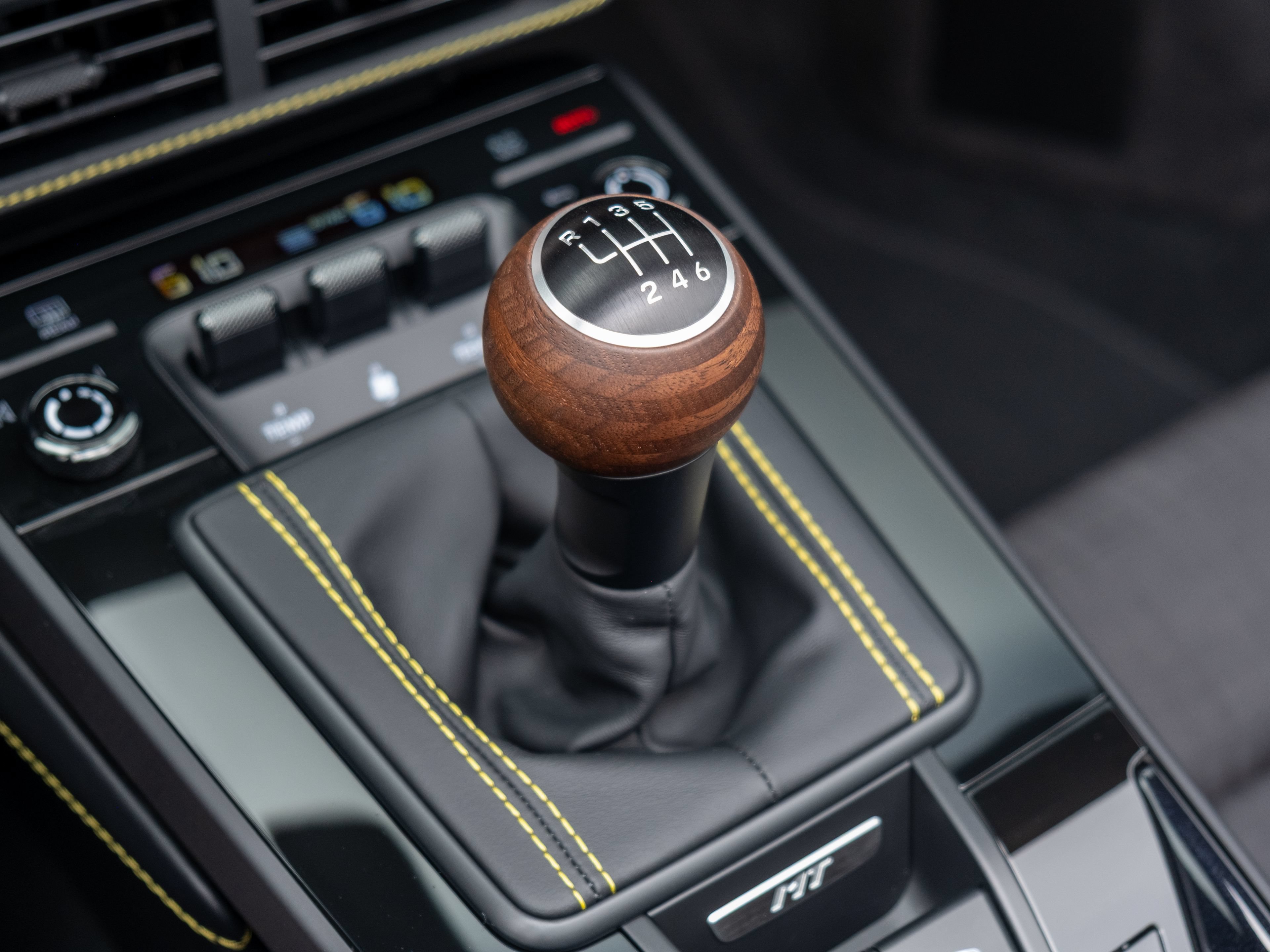 New 2026 Porsche 911 Carrera T RWD image 40