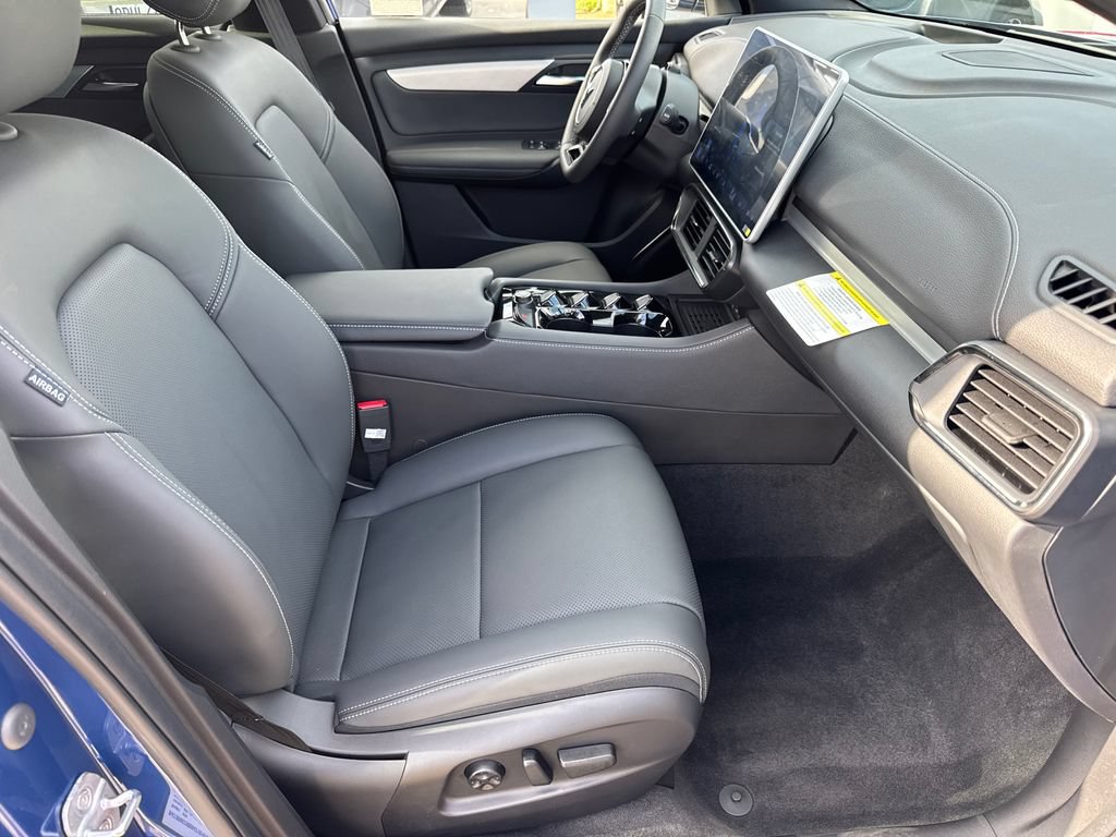 New 2025 VinFast VF 8 Plus AWD/4WD image 16