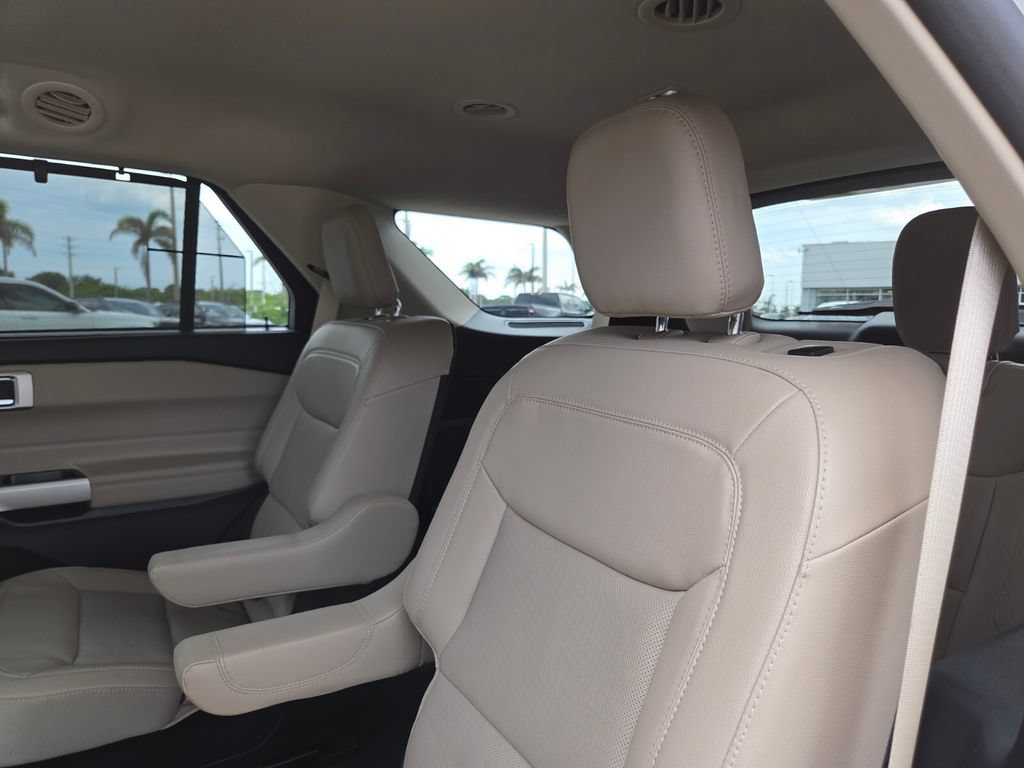 Used 2021 Ford Explorer Limited w/ Equipment Group 301A RWD image 24