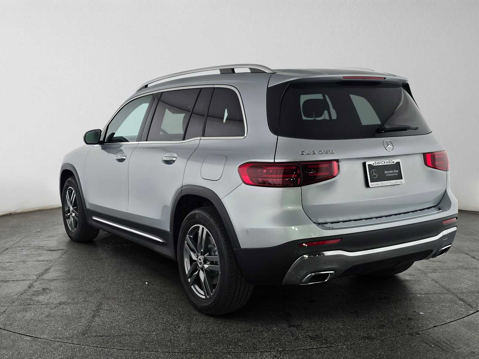 New 2026 Mercedes-Benz GLB 250 image 5