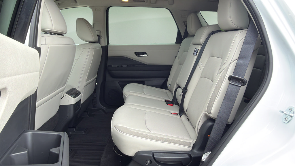 New 2026 Nissan Pathfinder SL AWD/4WD image 16
