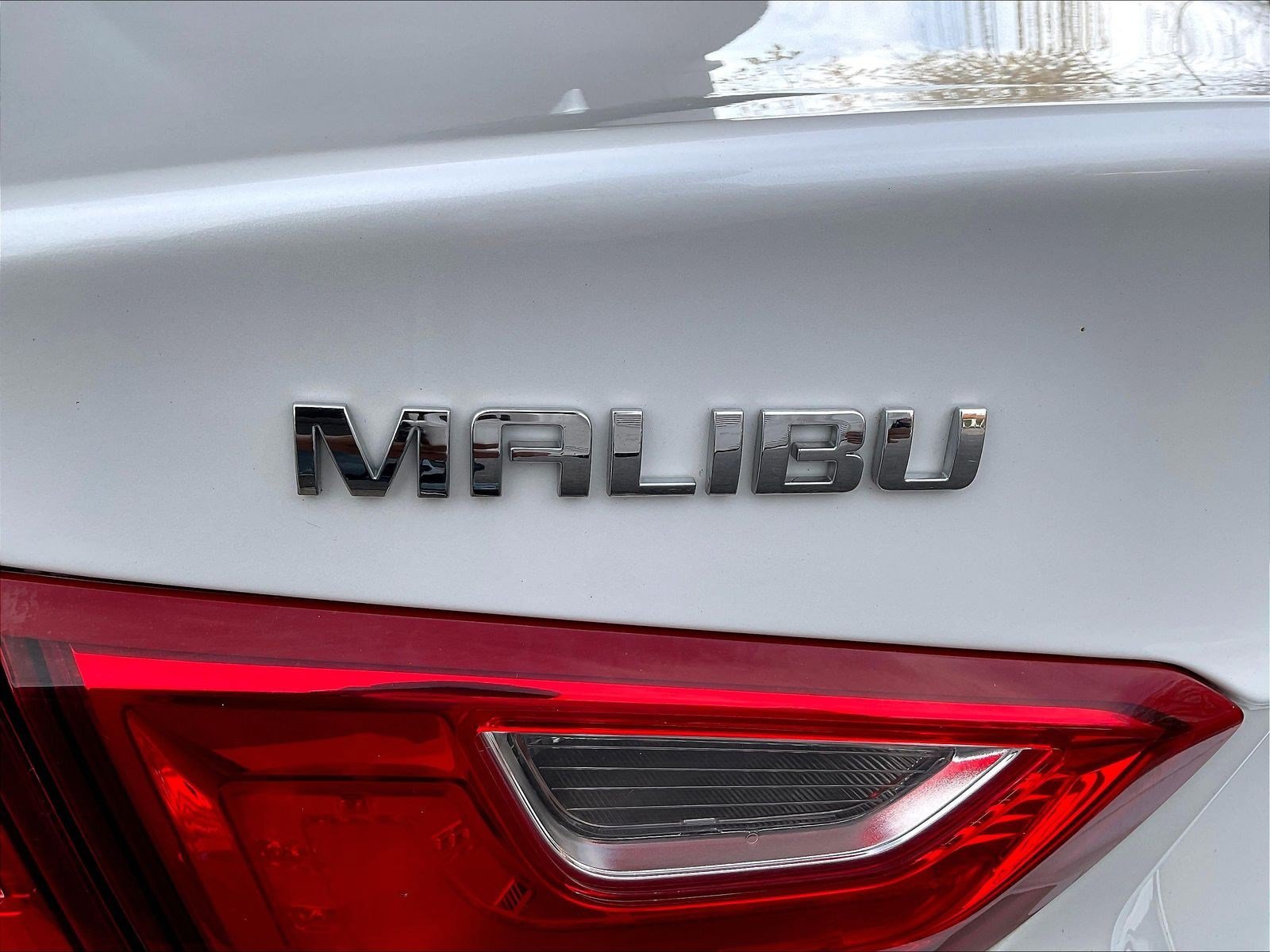 Used 2017 Chevrolet Malibu LT w/ Leather Package FWD image 23