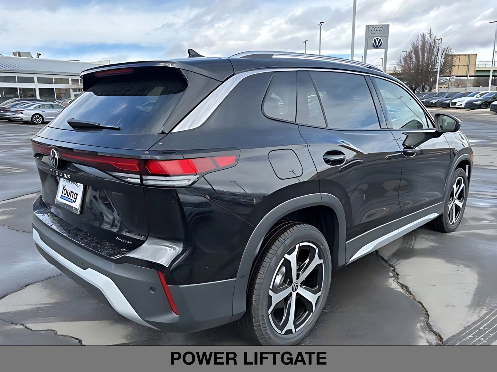 New 2026 Volkswagen Tiguan SE AWD/4WD image 3