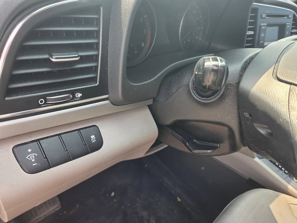 Used 2017 Hyundai Elantra SE FWD image 15