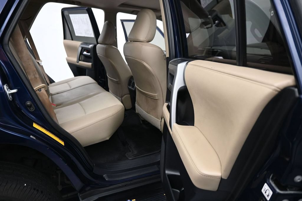 Used 2020 Toyota 4Runner SR5 Premium w/ Moonroof Package AWD/4WD image 24