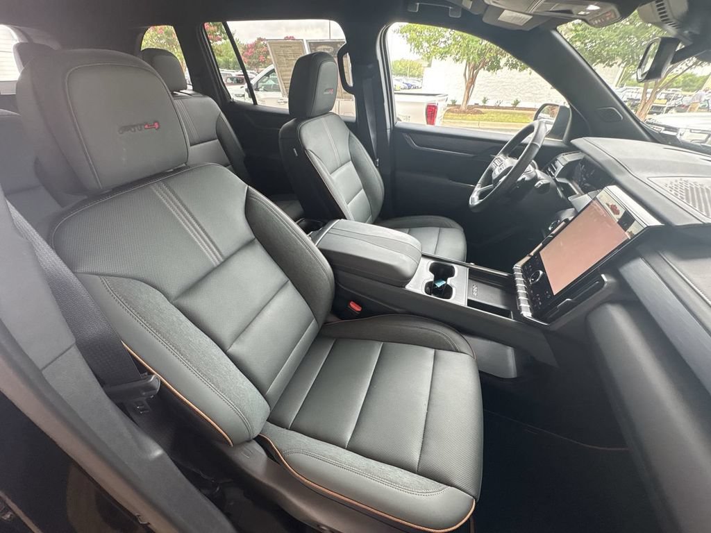 Certified 2025 GMC Acadia AT4 AWD/4WD image 28