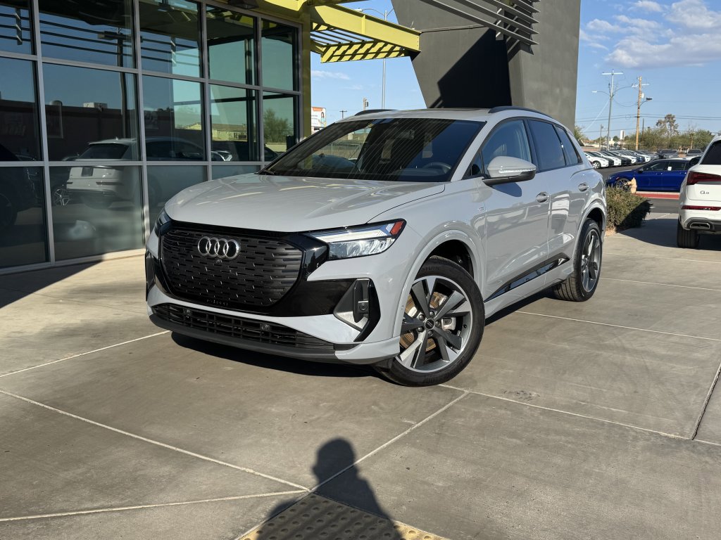 Used 2023 Audi Q4 e-tron Premium Plus w/ Premium Plus image 2