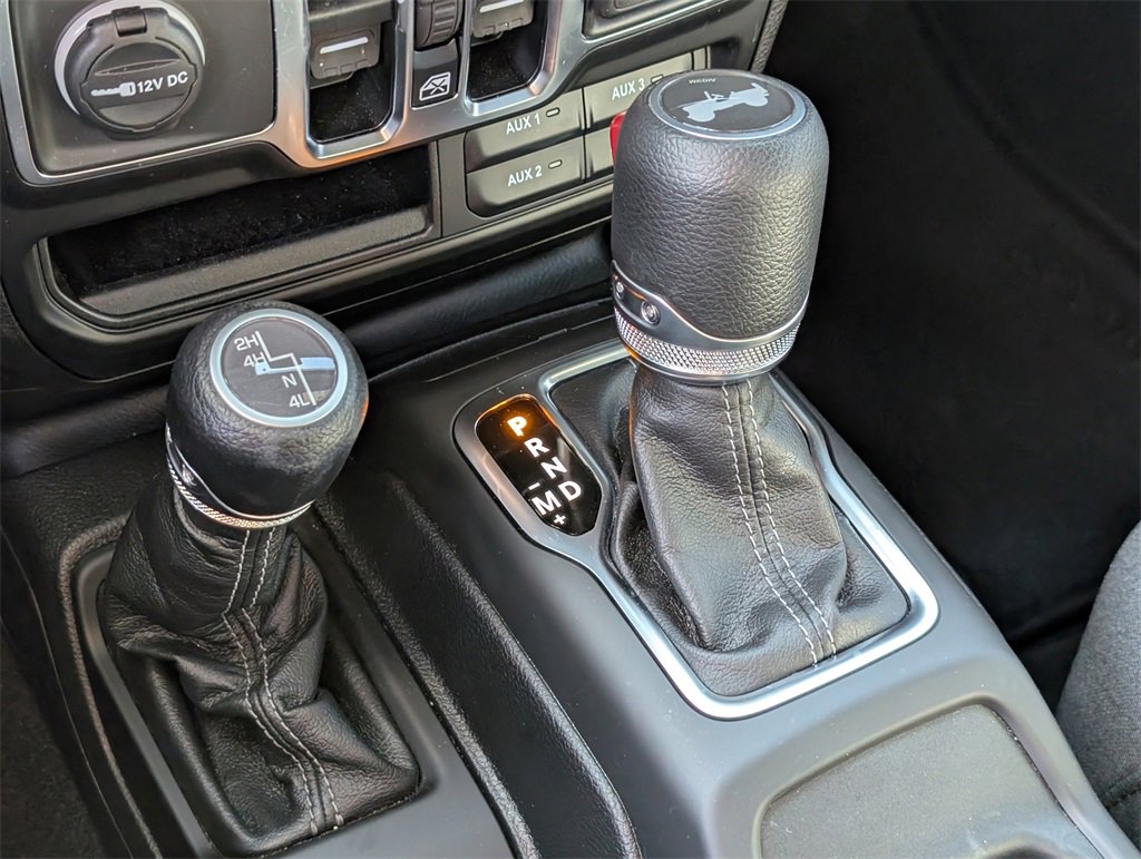 Used 2025 Jeep Wrangler Sport S image 29