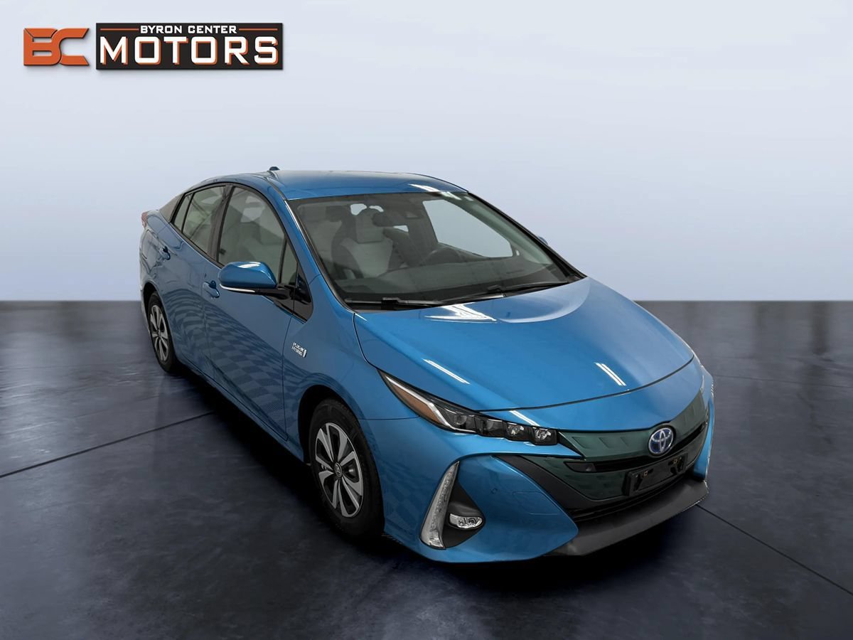 Used 2019 Toyota Prius Prime Advanced w/ Carpet Mat Package FWD image 7