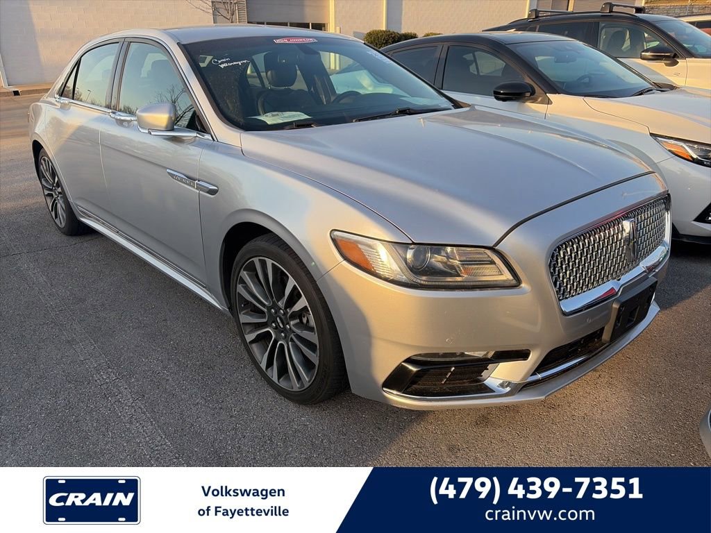 Used 2018 Lincoln Continental Select image 1