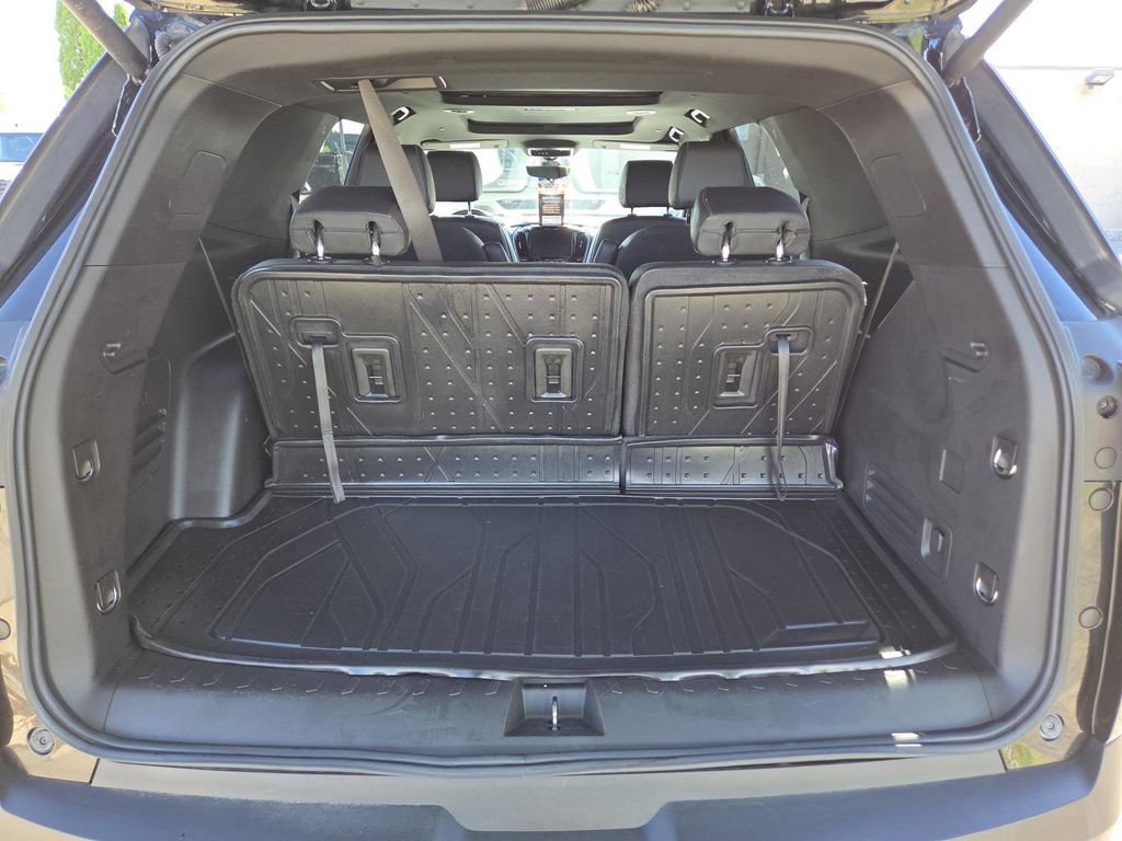 Used 2022 Chevrolet Traverse RS w/ LPO, Floor Liner Package AWD/4WD image 21