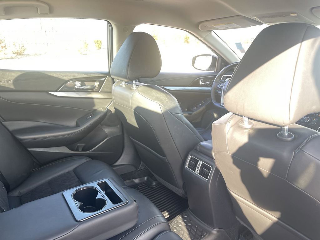 Used 2017 Nissan Maxima SR image 38