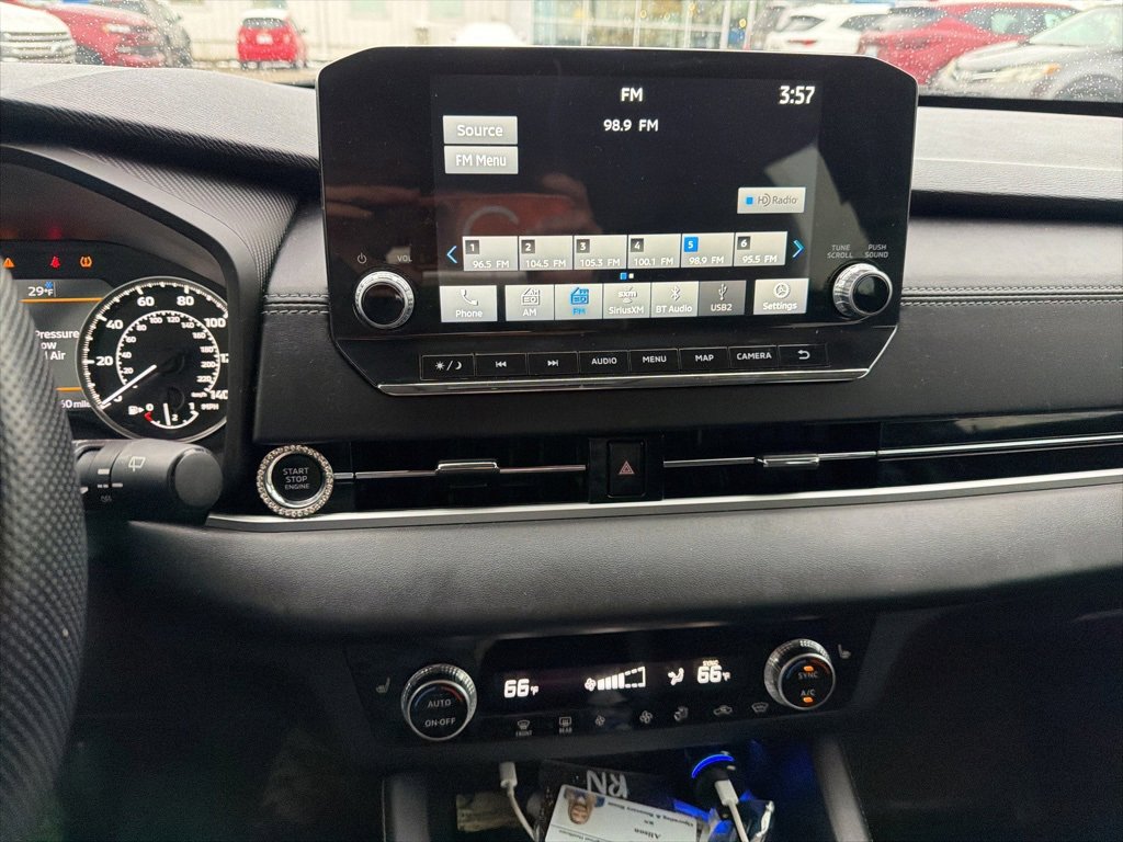 Used 2022 Mitsubishi Outlander SE image 10