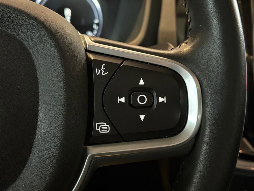 Used 2022 Volvo S60 T8 R-Design Expression w/ Premium Package image 19