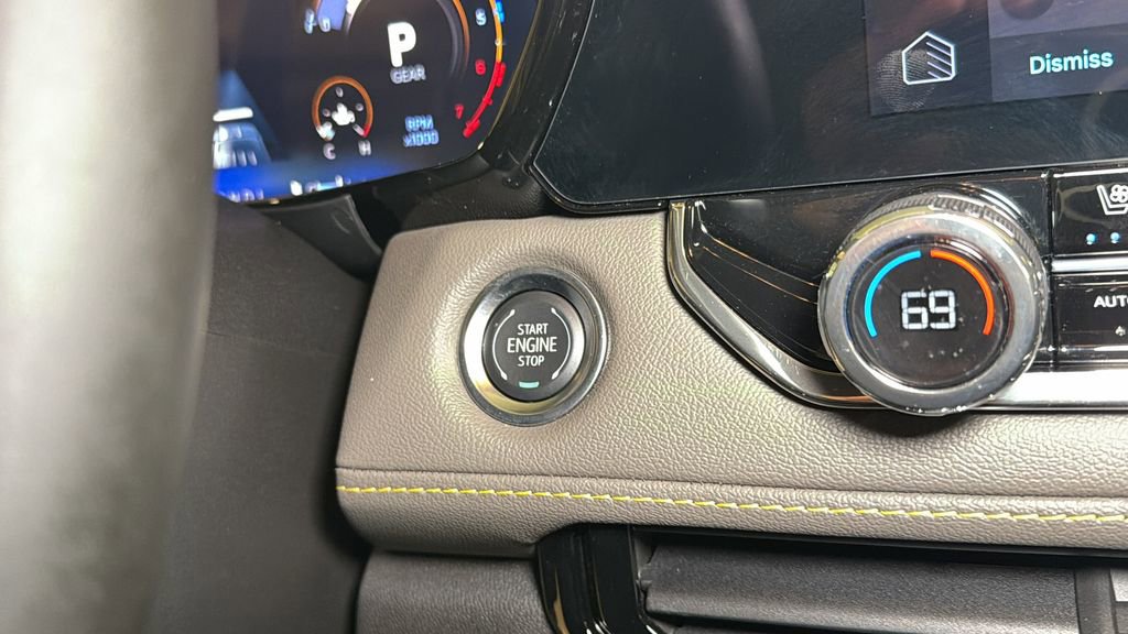 Used 2025 Chevrolet Colorado ZR2 w/ Technology Package image 32