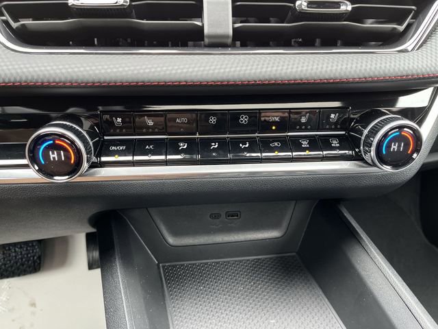 New 2026 Chevrolet Equinox RS w/ Convenience Package III AWD/4WD image 18