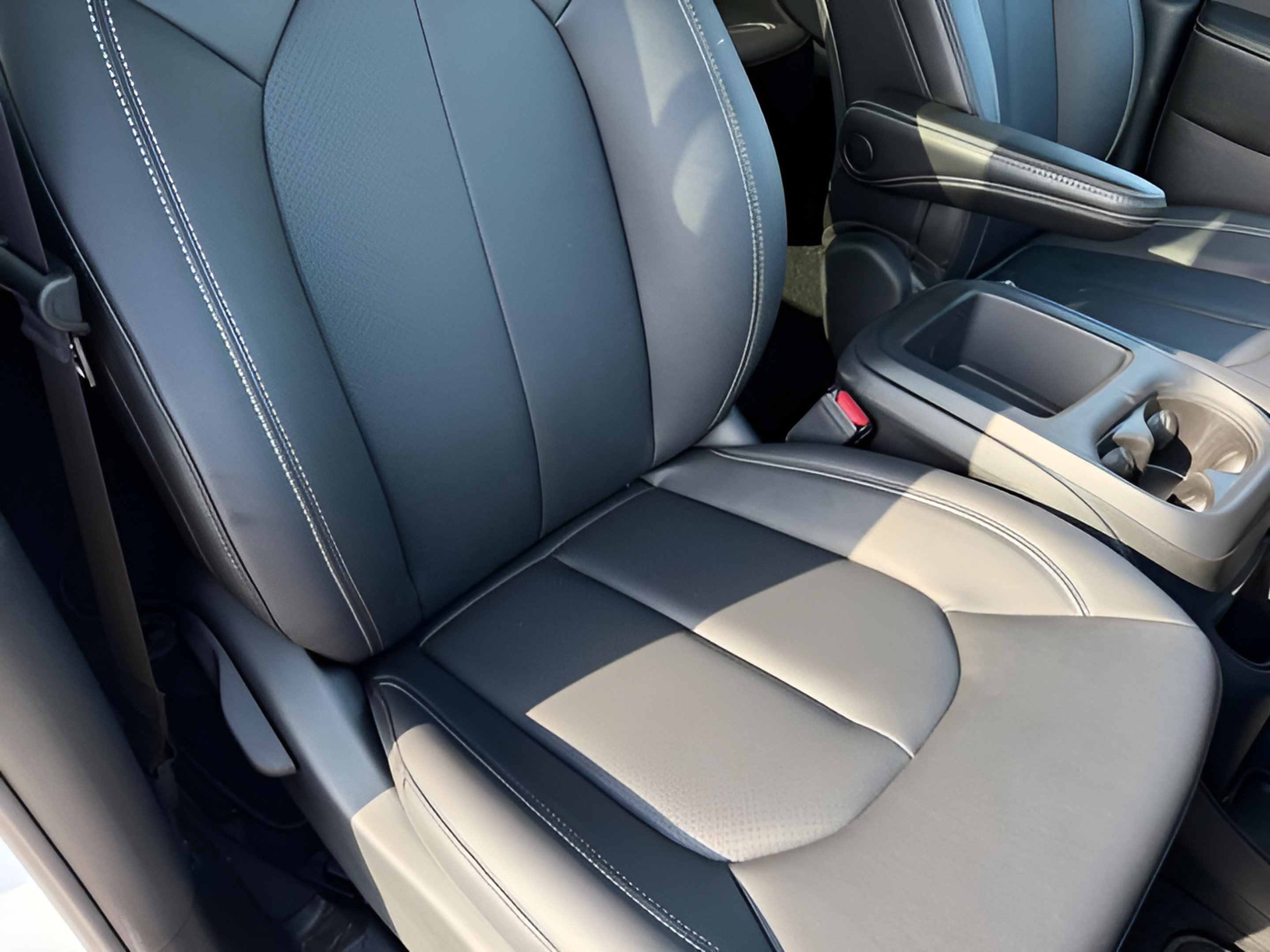 New 2026 Chrysler Pacifica Select w/ S Appearance Package FWD image 16