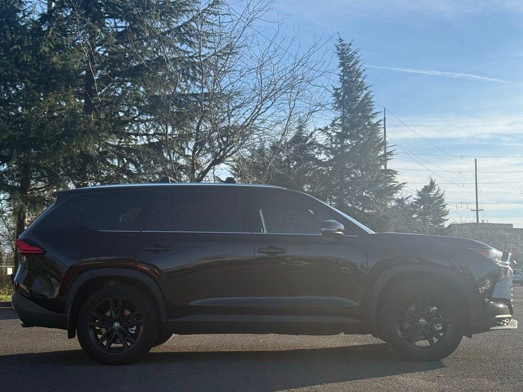 Used 2024 Toyota Grand Highlander image 6