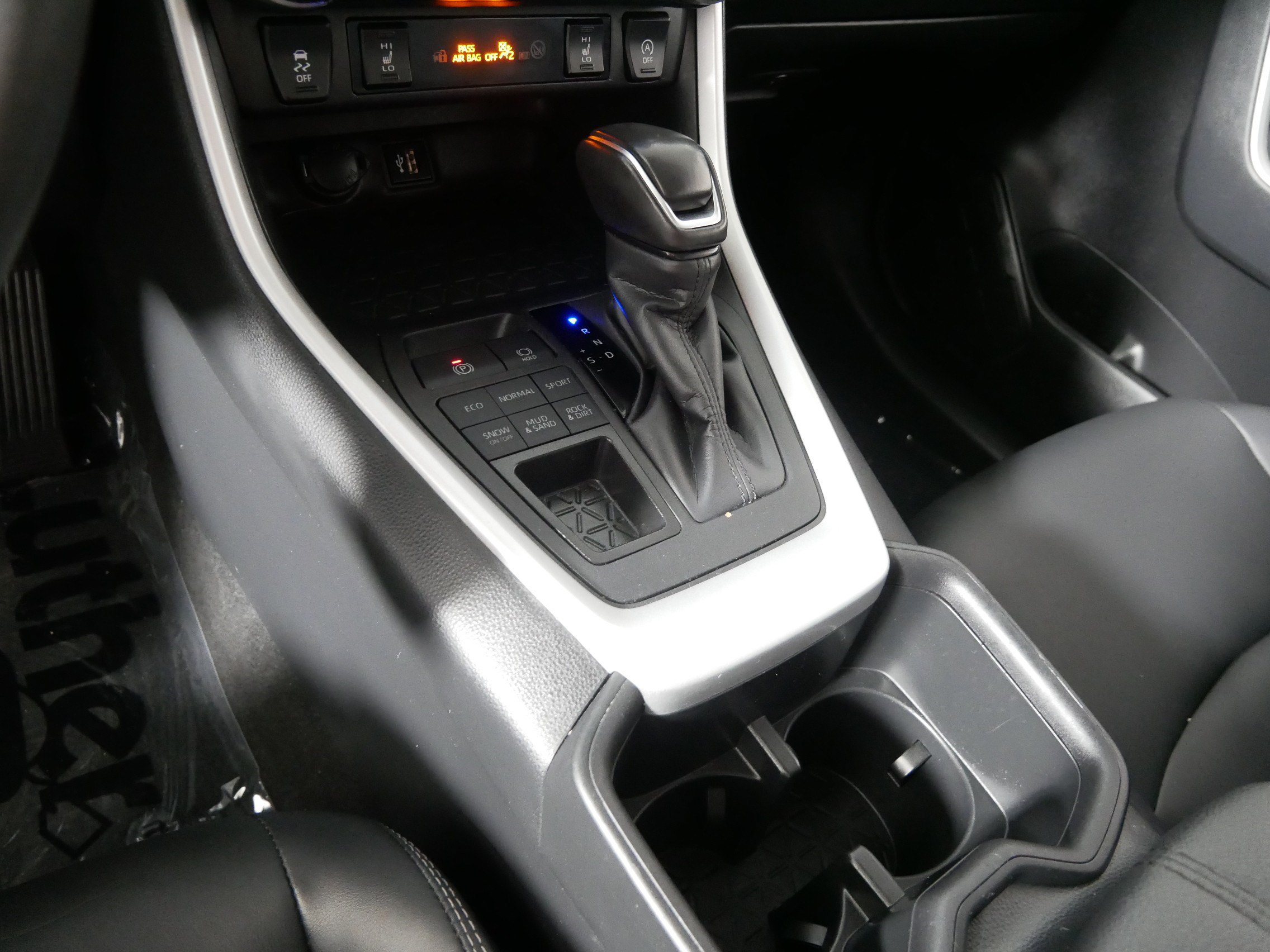 Used 2024 Toyota RAV4 XLE Premium w/ Weather Package AWD/4WD image 24