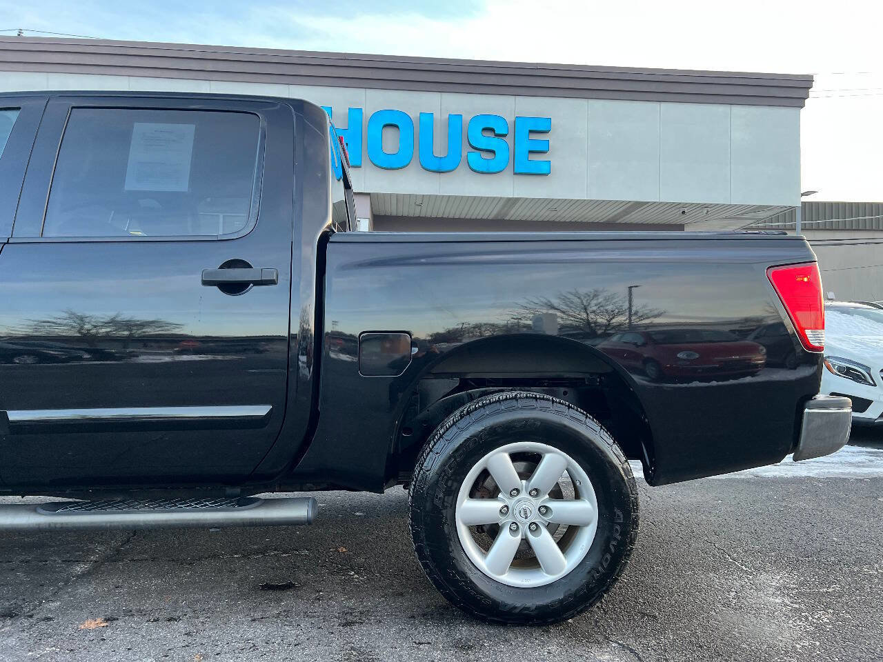 Used 2014 Nissan Titan SV w/ SV Value Truck Package image 37