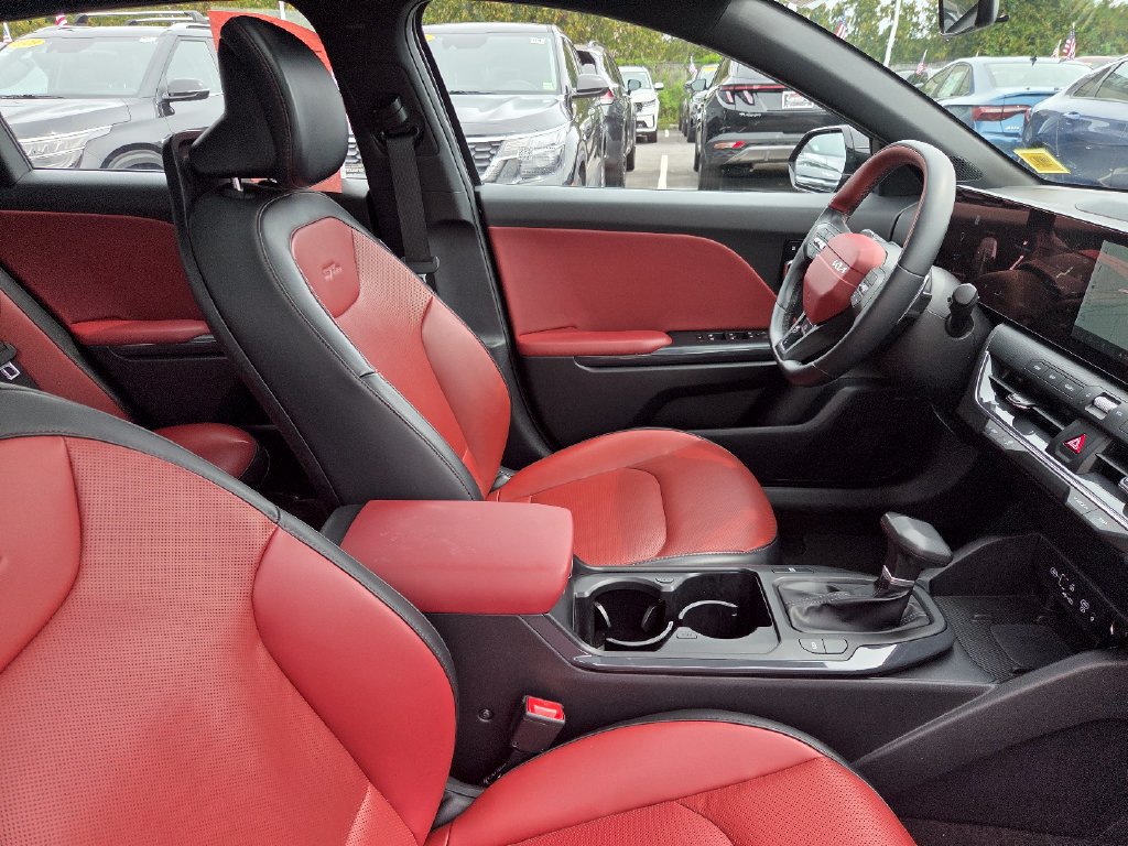 Used 2025 Kia K4 GT-Line w/ GT-Line Premium Package FWD image 29