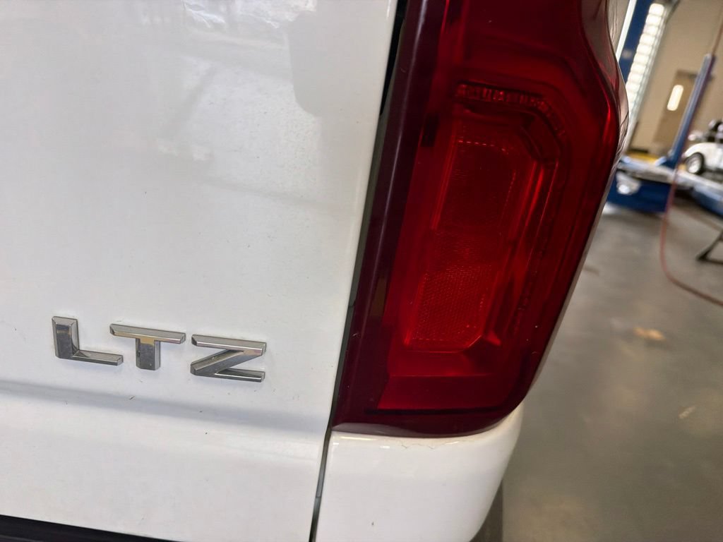 Used 2023 Chevrolet Silverado 2500 LTZ AWD/4WD image 11