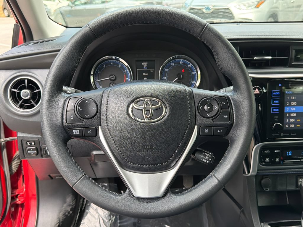 Used 2017 Toyota Corolla SE w/ SE Premium Package FWD image 26