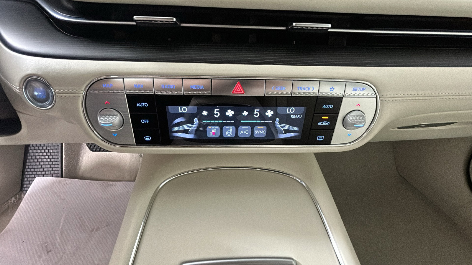 Used 2023 Genesis G90 3.5T AWD/4WD image 23