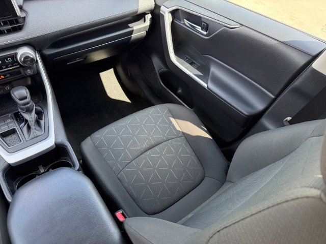 Used 2024 Toyota RAV4 XLE FWD image 24
