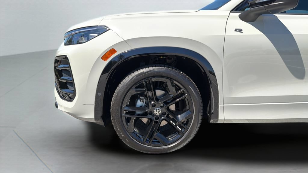 New 2026 Volkswagen Tiguan SE R-Line FWD image 30