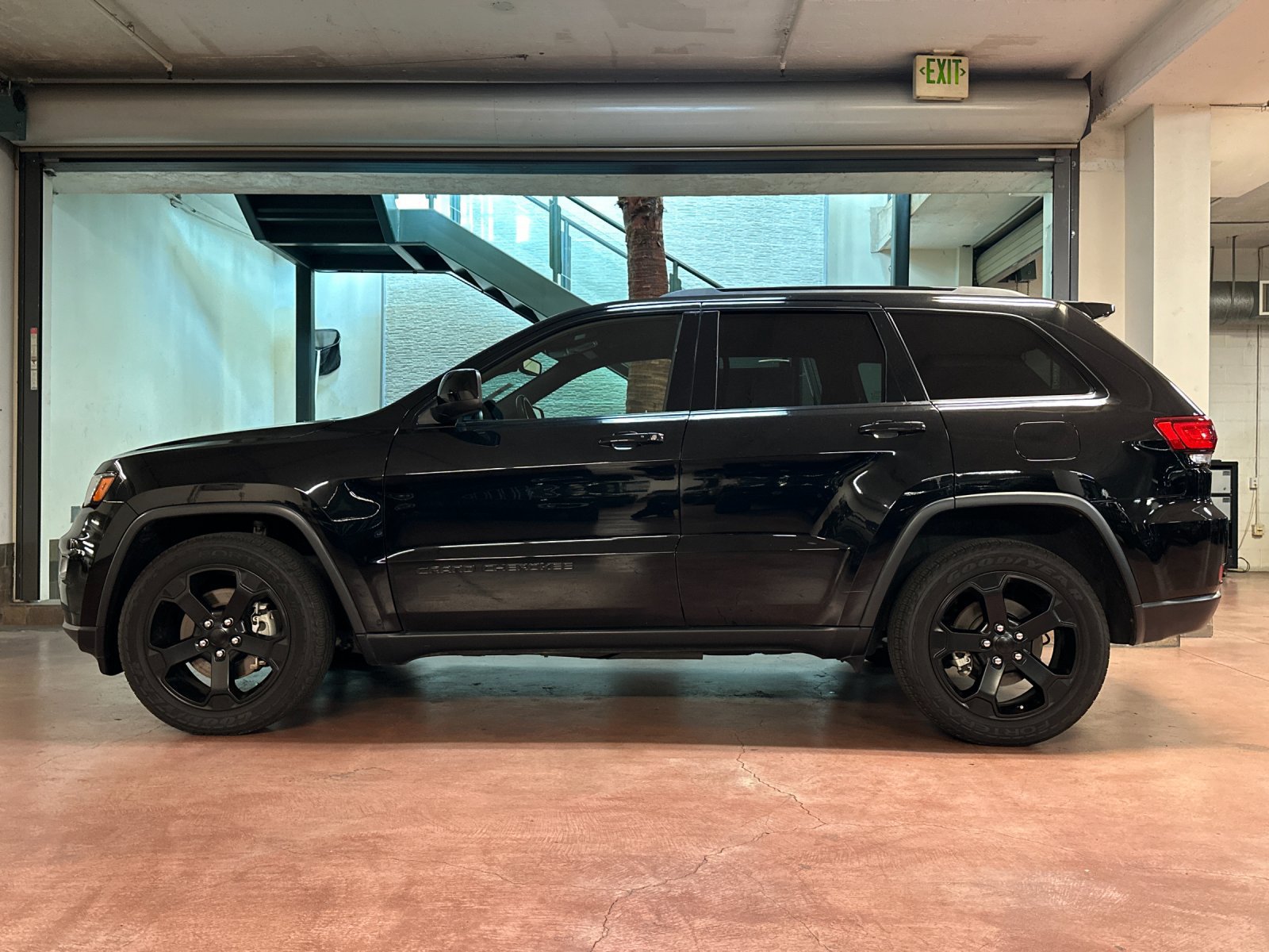 Certified 2021 Jeep Grand Cherokee Freedom Edition RWD image 2