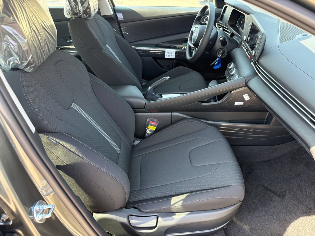 New 2026 Hyundai Elantra SE FWD image 8