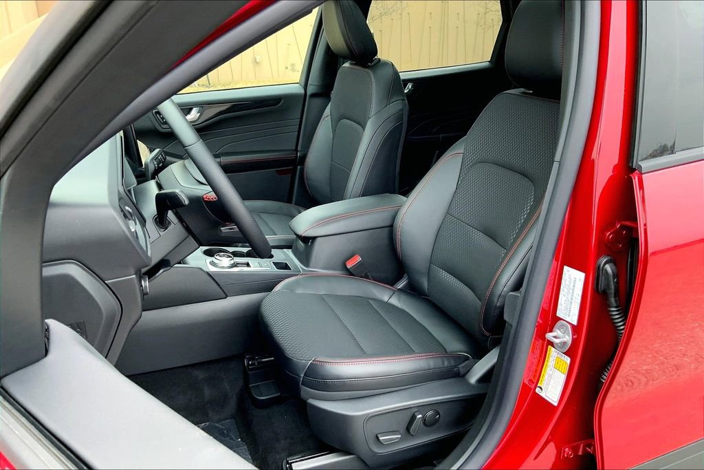 New 2025 Ford Escape ST-Line w/ Tech Pack #1 FWD image 9
