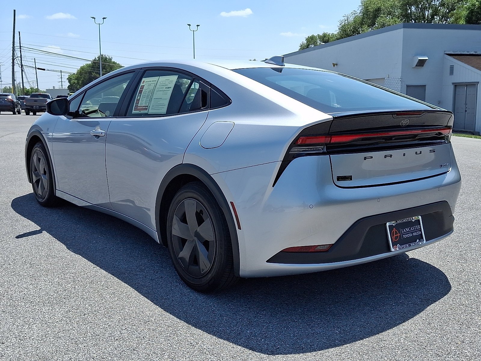 Used 2025 Toyota Prius LE FWD image 5