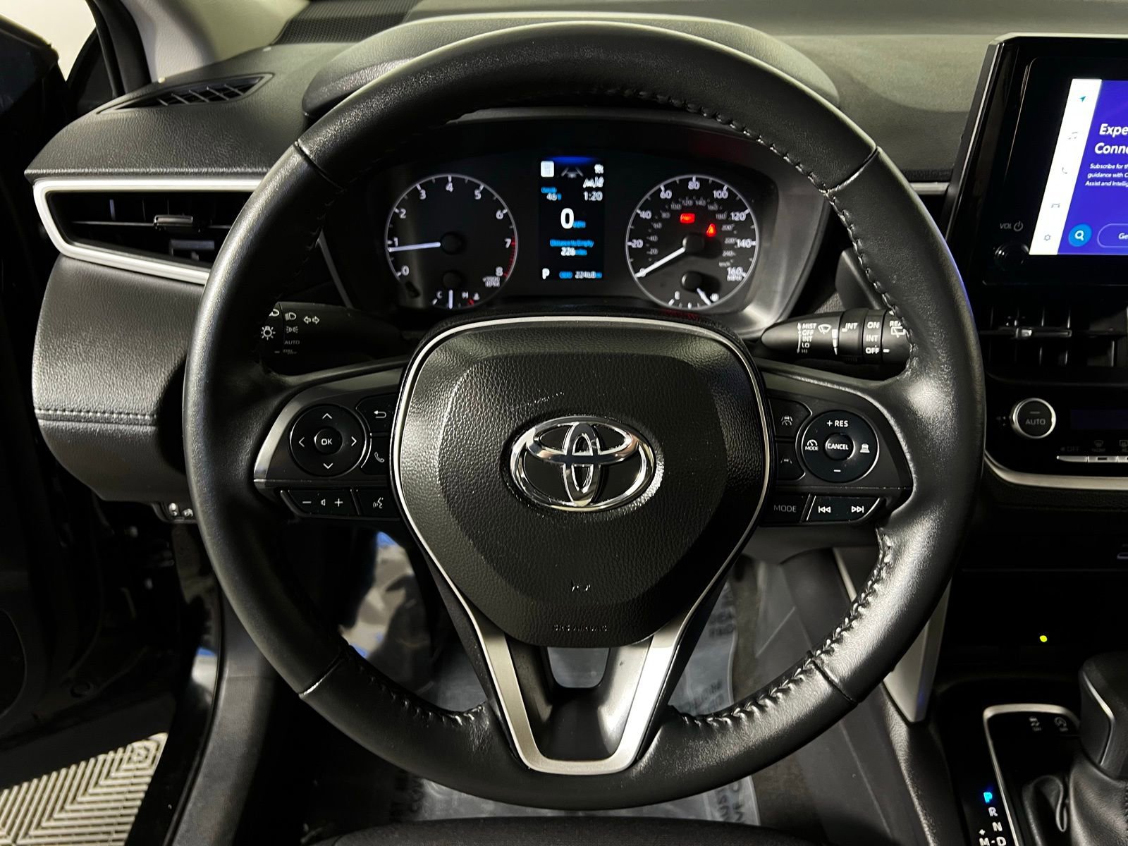 Certified 2025 Toyota Corolla Cross LE image 14