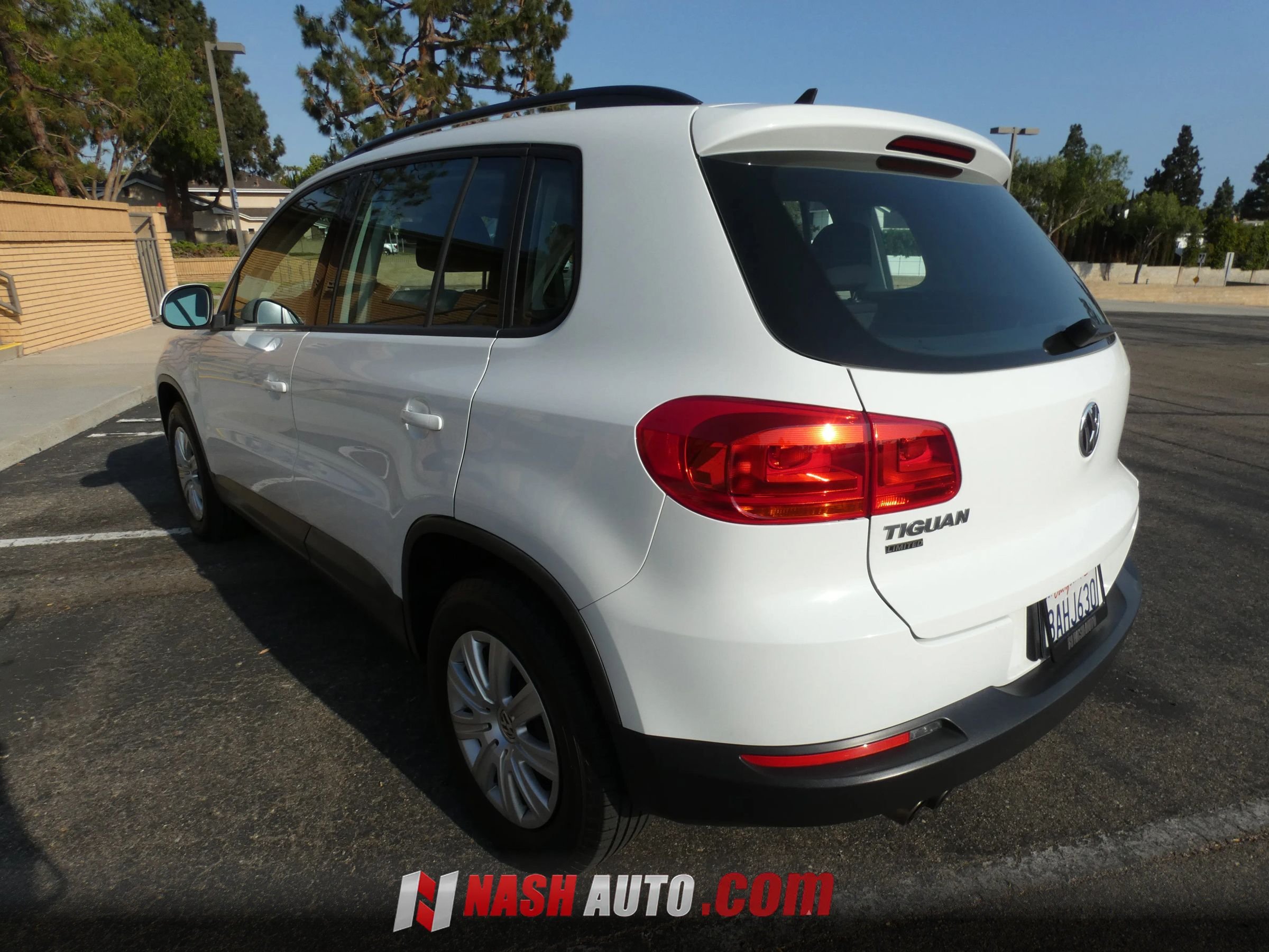 Used 2017 Volkswagen Tiguan S FWD image 12