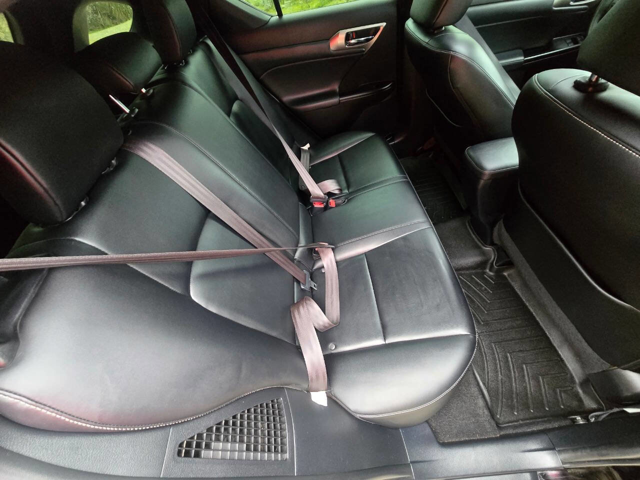 Used 2014 Lexus CT 200h Base 4dr Hatchback image 38