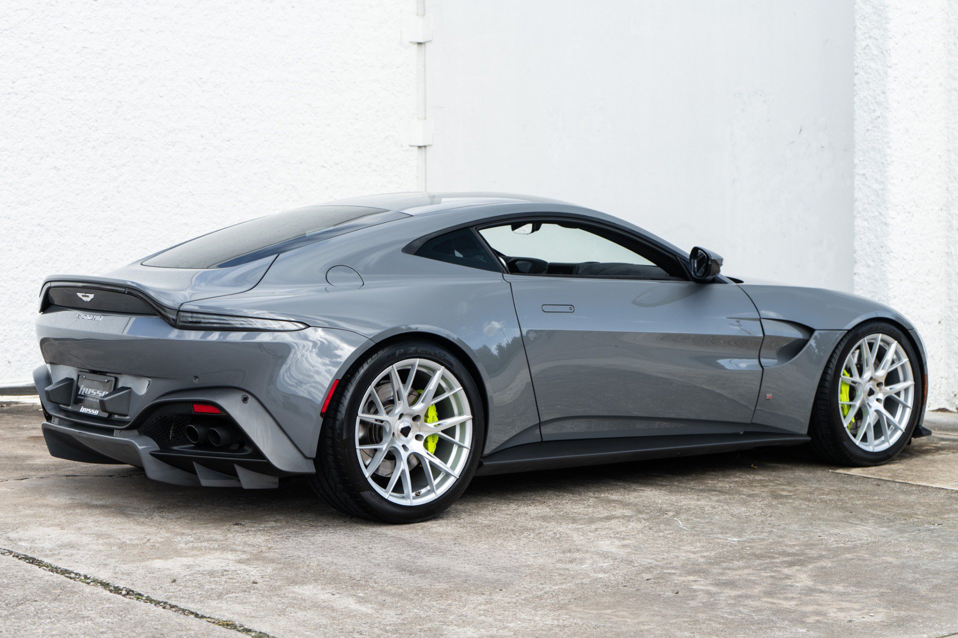 Used 2020 Aston Martin V8 Vantage Coupe RWD image 7