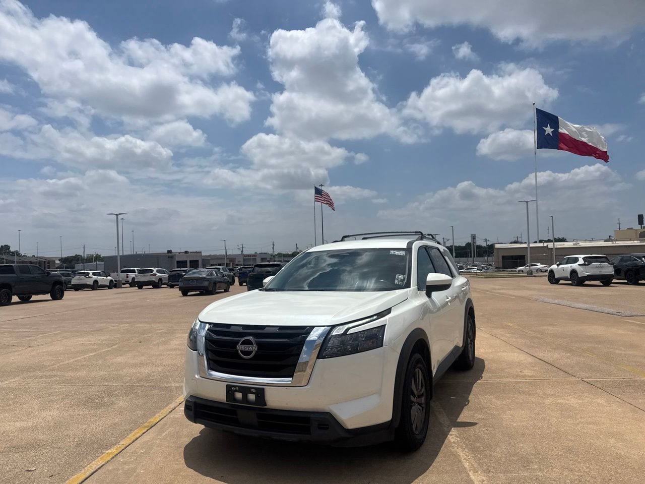 Certified 2023 Nissan Pathfinder SV w/ Lighting Package (N92) FWD image 7