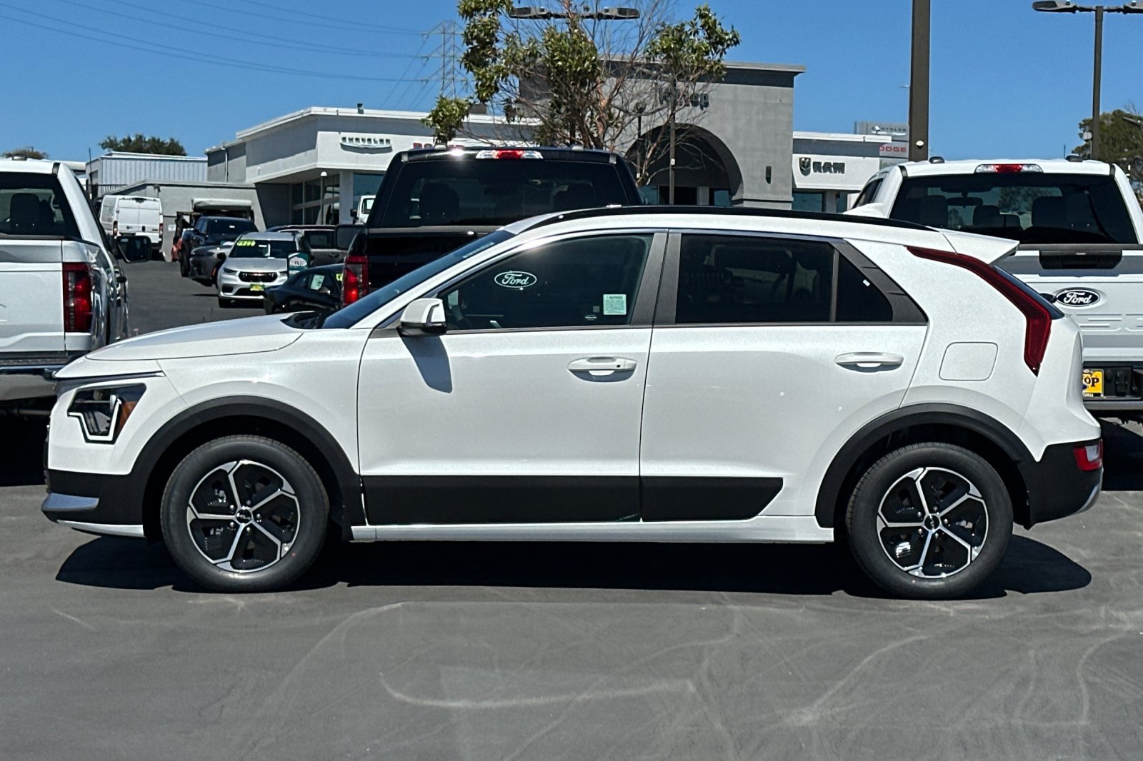 New 2026 Kia Niro EX FWD image 7