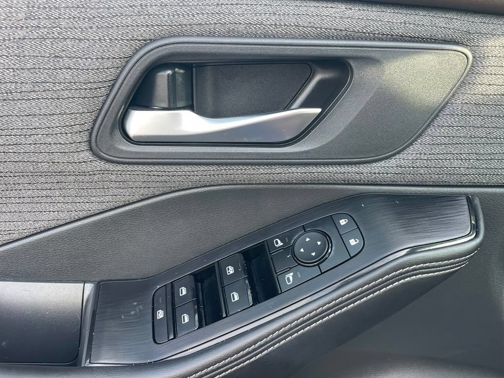 Used 2021 Nissan Rogue SV FWD image 27