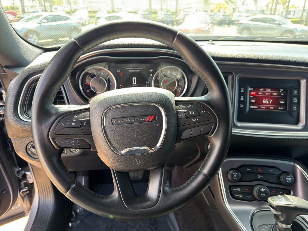Used 2016 Dodge Challenger SXT RWD image 9