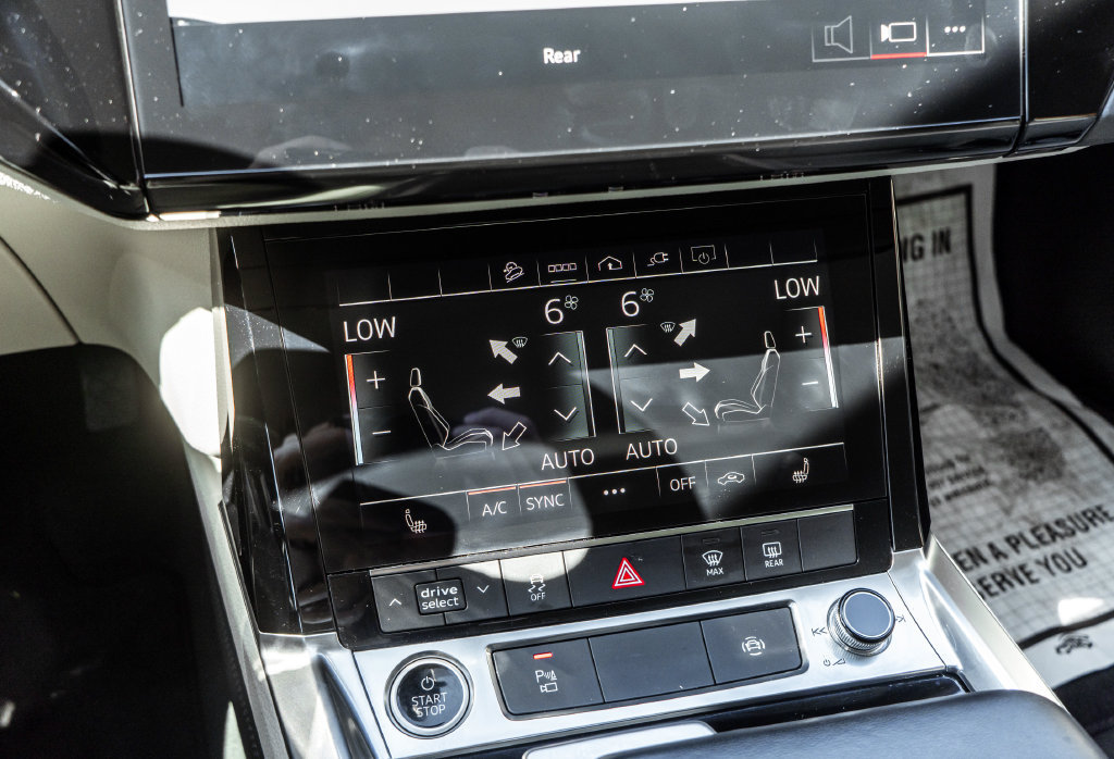 Used 2024 Audi Q8 e-tron Premium AWD/4WD image 8