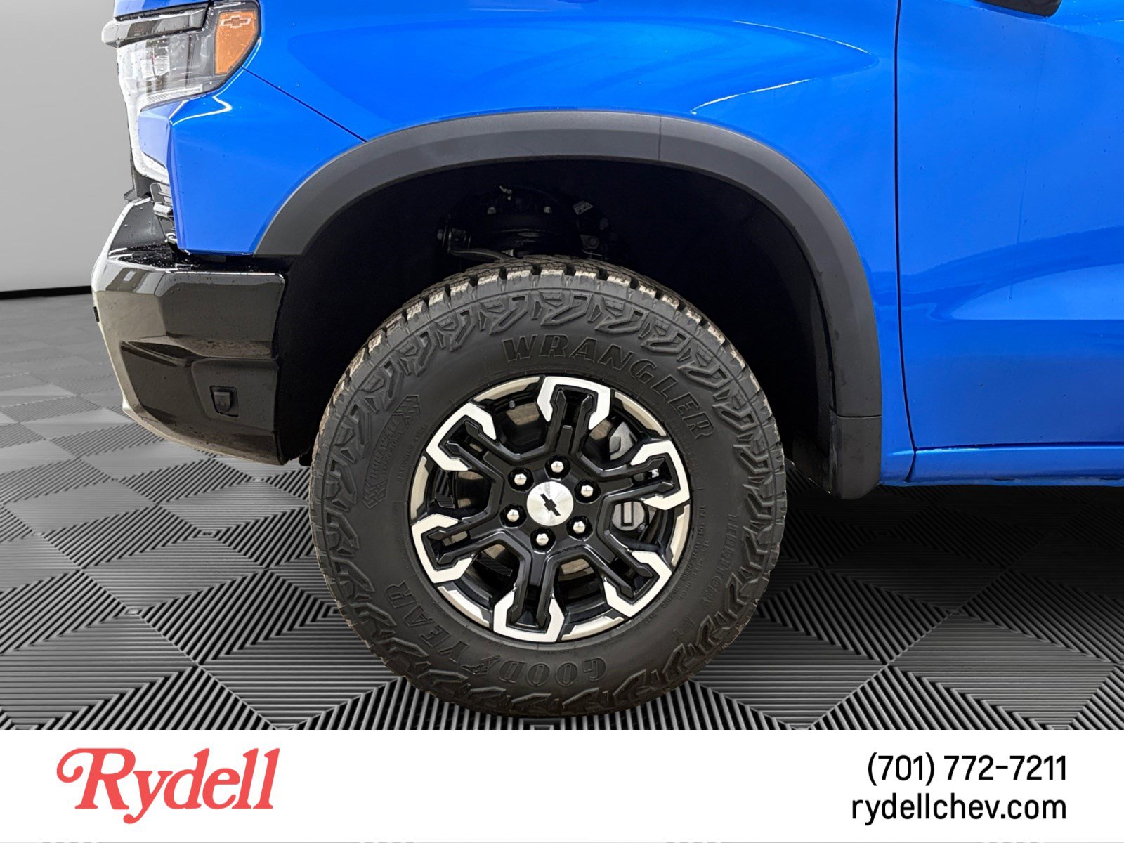 Used 2025 Chevrolet Silverado 1500 ZR2 w/ Technology Package image 9