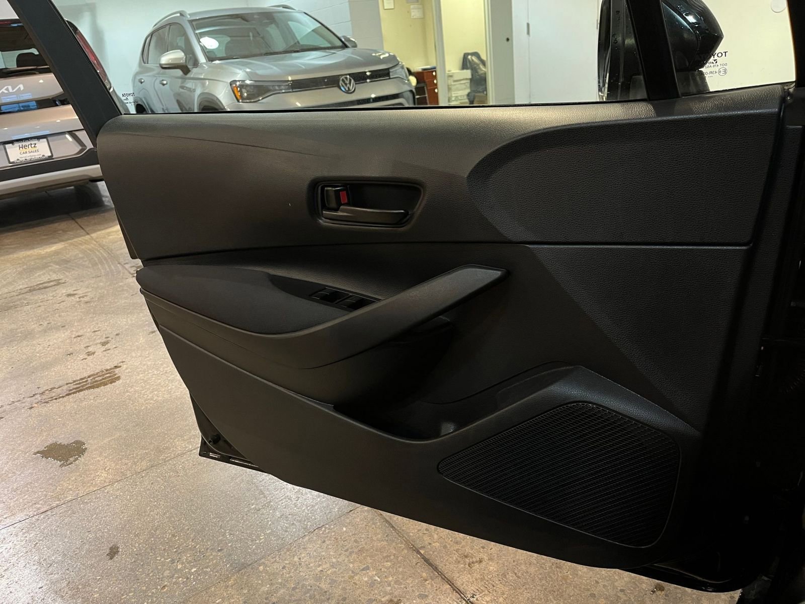 Used 2025 Toyota Corolla LE image 18