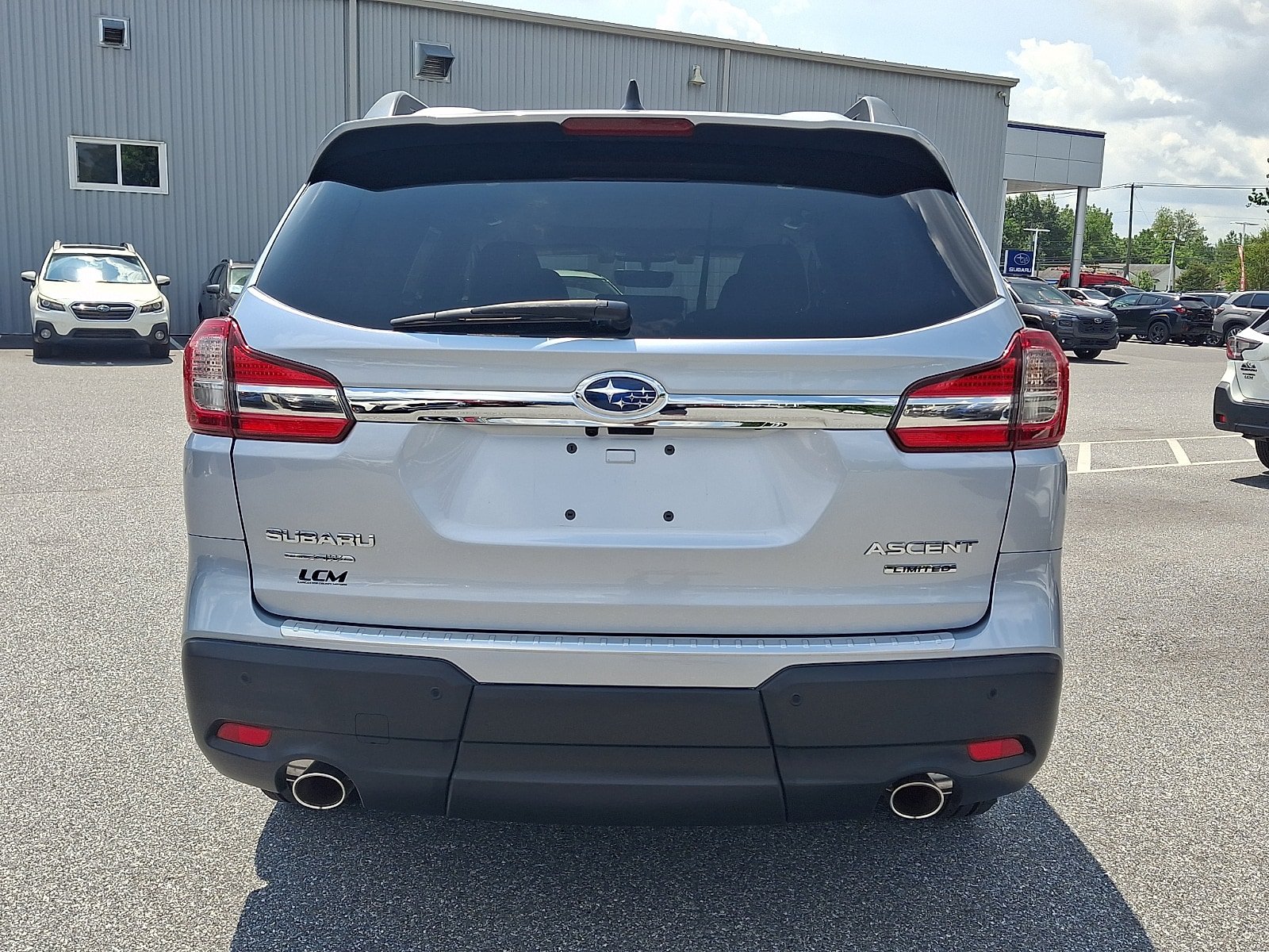 Used 2022 Subaru Ascent Limited w/ Technology Package AWD/4WD image 5