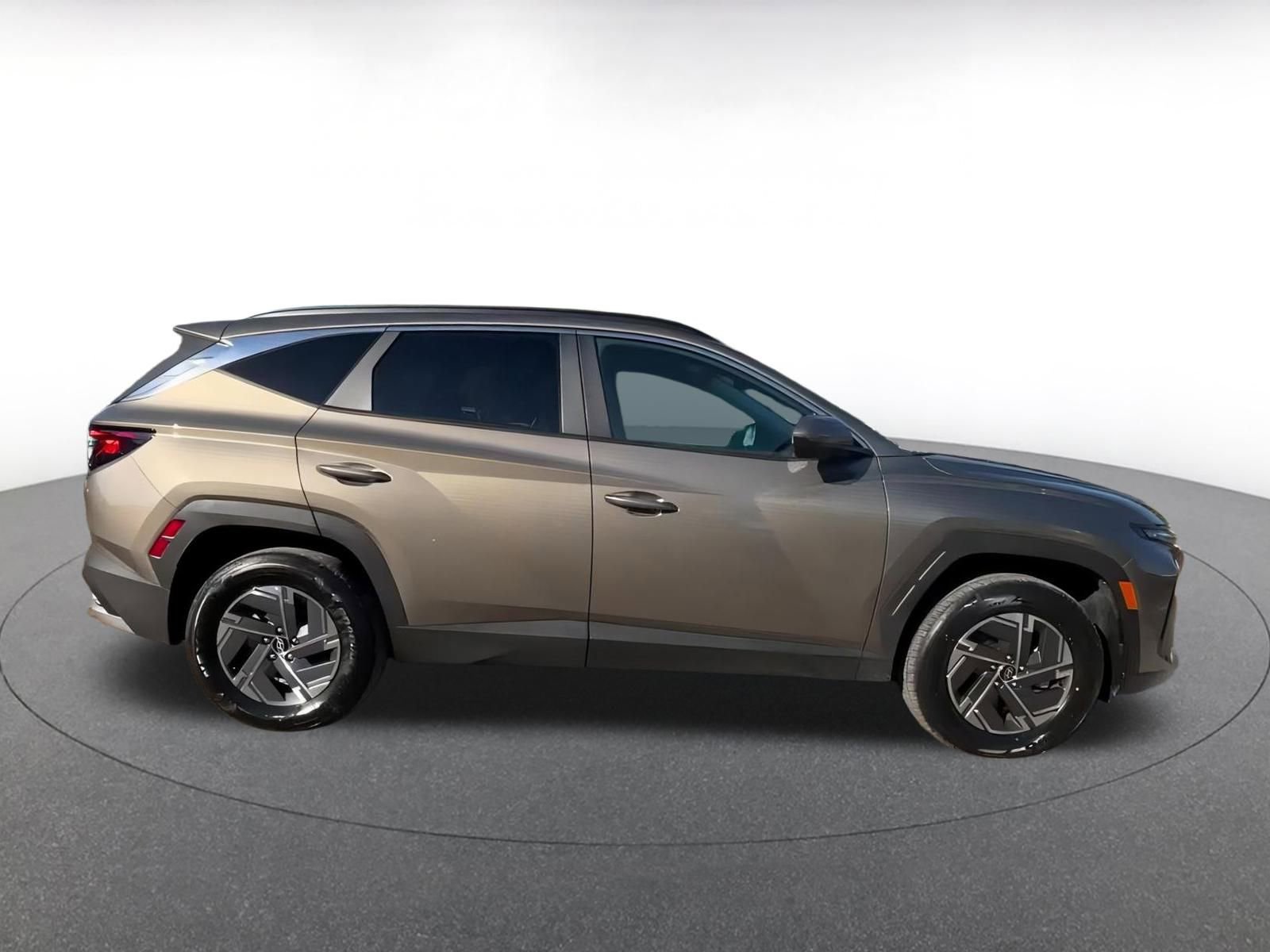 Used 2025 Hyundai Tucson Blue image 18